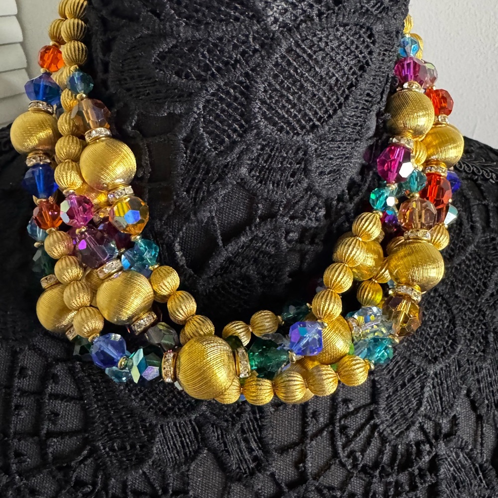 Elegant Multicolor Beaded Necklace